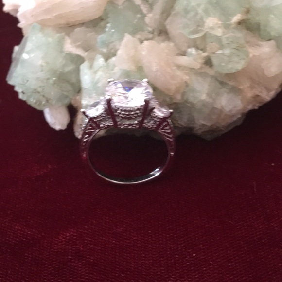 BLING - Picture 3 of 8